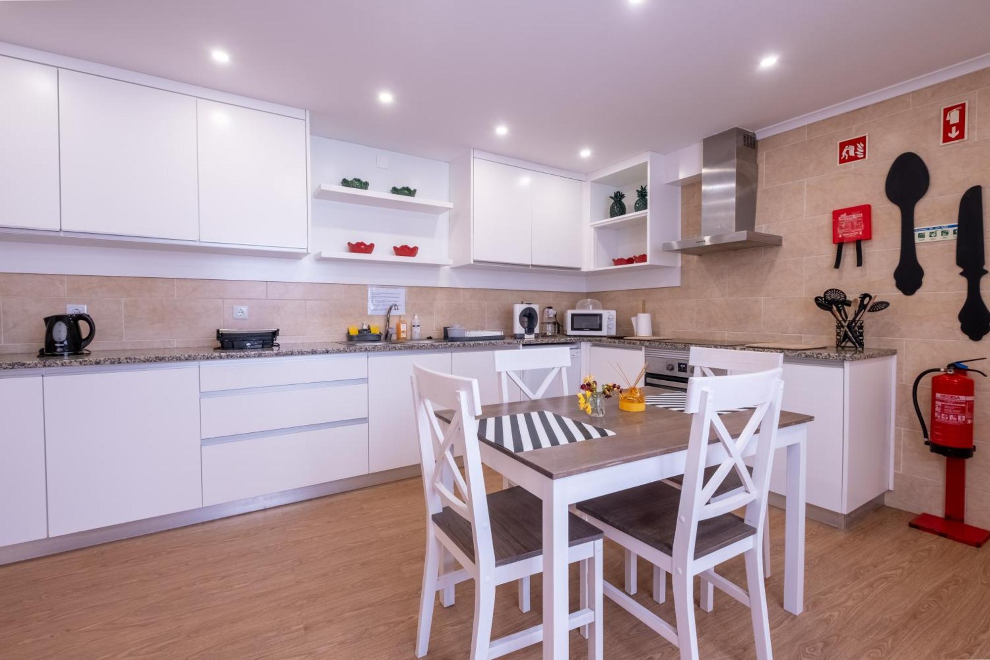 Victoria Guest House Фурнаш Экстерьер фото